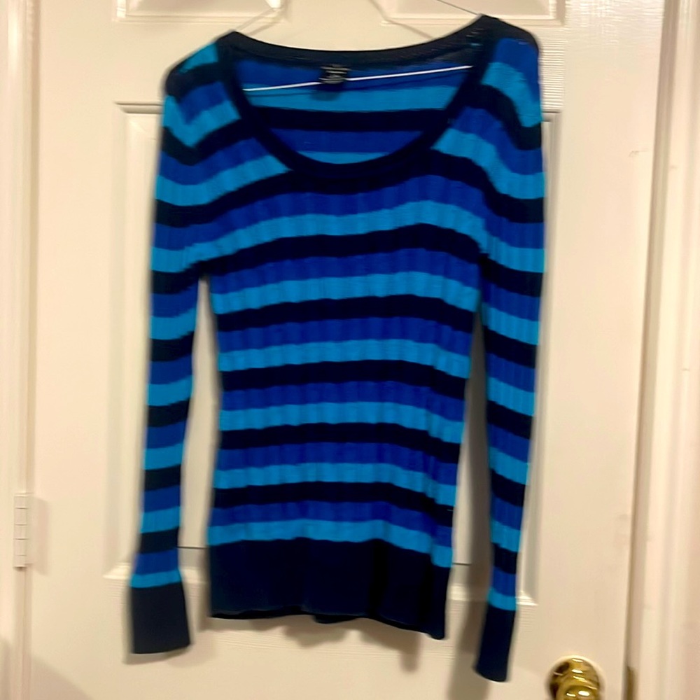 Warm and snug fitting women’s sweater
